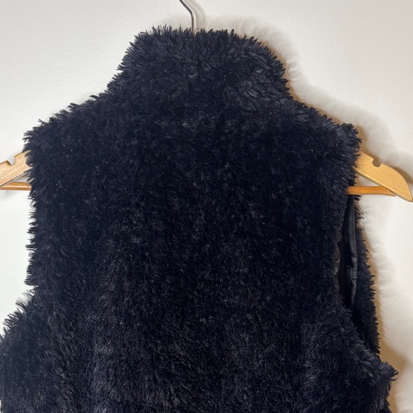 Calvin Klein Black Faux Fur Vest - Picture 10 of 13